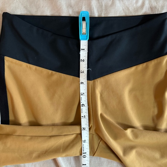 STAUD x New Balance Performance Leggings - Picture 12 of 14